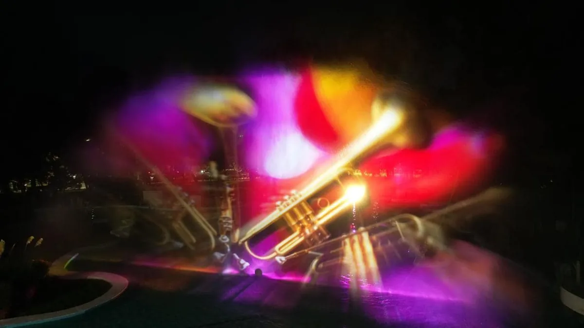 Programmable water as a visual medium