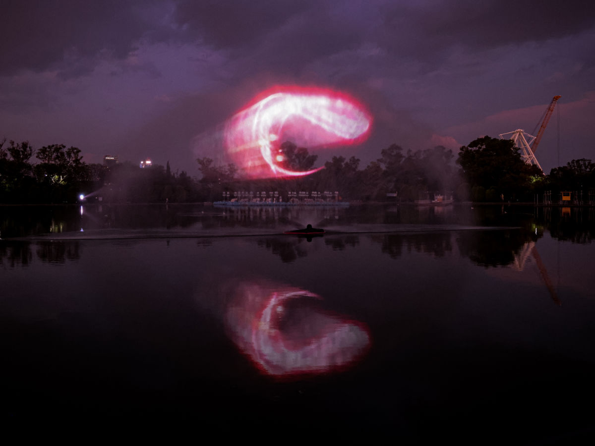 fuente danzante y juego de luces