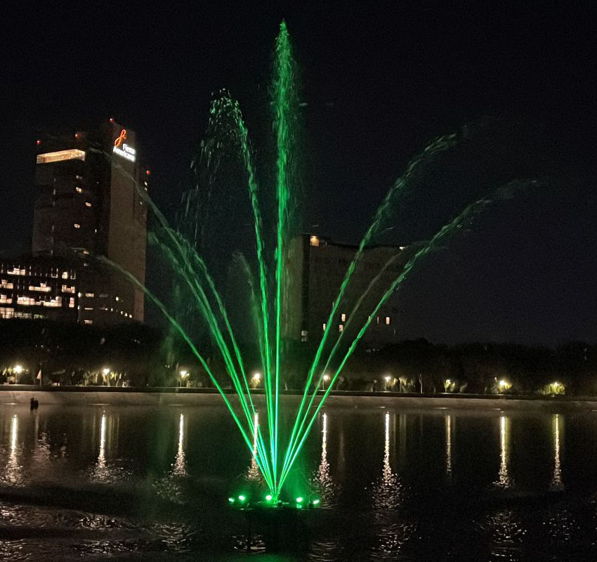 Aireador flotante con iluminación para lago o estanque